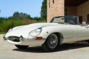 Bild 13/50 von Jaguar E-Type (1968)