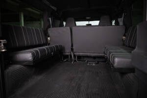 Image 25/35 of Land Rover Defender 110 (1992)