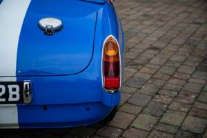 Image 40/45 of MG MGB GT (1964)