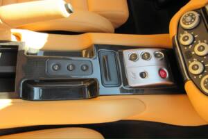 Image 16/33 de Ferrari 599 GTB Fiorano (2008)