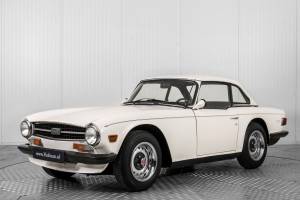 Image 1/50 de Triumph TR 6 (1973)