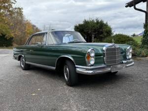 Afbeelding 3/46 van Mercedes-Benz 220 SE b (1961)