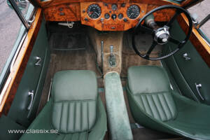 Image 5/23 of Jaguar XK 120 DHC (1954)