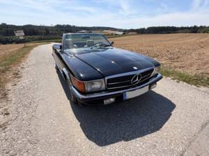 Image 1/22 of Mercedes-Benz 500 SL (1983)