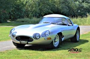 Image 3/31 de Jaguar E-Type (1968)