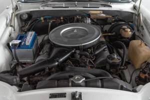 Bild 38/39 von Mercedes-Benz 280 SE 3,5 (1970)