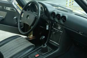 Image 25/50 de Mercedes-Benz 280 SLC (1977)