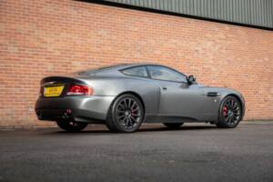 Image 4/30 of Aston Martin V12 Vanquish (2002)