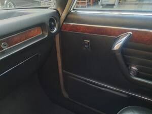 Immagine 21/39 di BMW 3,3 Li (1977)