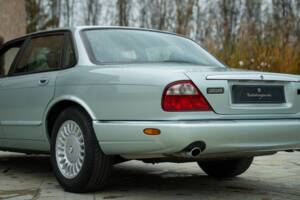 Image 30/50 de Jaguar XJ 8 Sovereign (1997)