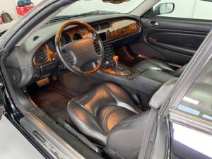 Afbeelding 10/49 van Jaguar XK8 4.2 (2004)