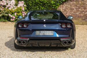 Image 41/50 of Ferrari 812 Superfast (2020)