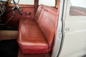 Image 24/50 de Rover 100 (1962)