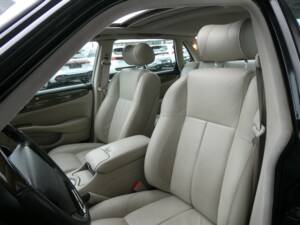 Image 10/21 of Jaguar XJR 4.0 (2001)