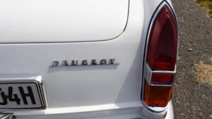 Image 19/36 de Peugeot 404 Coupé (1967)