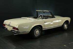 Image 7/50 of Mercedes-Benz 230 SL (1967)