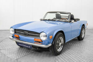 Immagine 18/50 di Triumph TR 6 (1973)