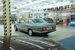 Bild 50/50 von Mercedes-Benz 500 SEL (1983)