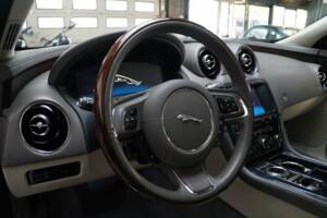 Image 7/32 of Jaguar XJ 5.0 (2011)