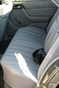 Image 12/92 de Mercedes-Benz 200 D (1989)