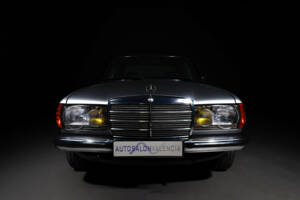 Image 23/25 of Mercedes-Benz 300 D (1985)