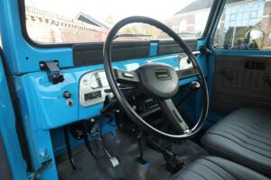 Bild 3/50 von Toyota Land Cruiser BJ 45 (1982)