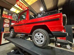 Image 18/25 de Mercedes-Benz 300 GD (SWB) (1987)