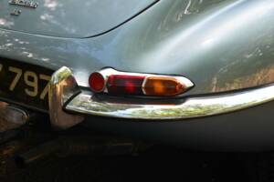 Image 18/50 of Jaguar E-Type (2+2) (1966)