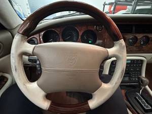 Bild 15/32 von Jaguar XKR (2003)