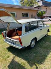 Immagine 2/10 di Trabant 601 Universal (1984)