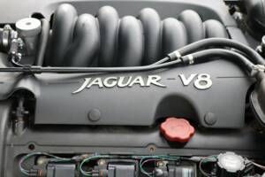 Image 25/50 de Jaguar XK8 4.0 (1997)