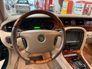 Bild 8/16 von Jaguar XJ 8 4.2 (2003)