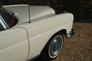 Image 40/50 of Mercedes-Benz 280 SE (1968)