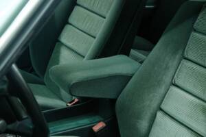 Bild 50/50 von Mercedes-Benz 500 SEC (1988)