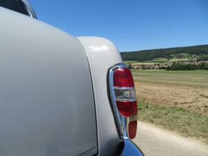 Image 17/19 of Mercedes-Benz 180 b (1960)