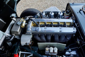 Bild 4/50 von Jaguar E-Type 4.2 (1966)