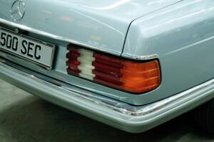 Image 18/50 of Mercedes-Benz 500 SEC (1982)