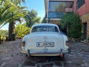 Bild 7/8 von Mercedes-Benz 190 b (1961)