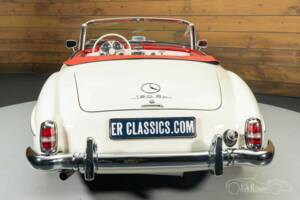 Afbeelding 13/19 van Mercedes-Benz 190 SL (1961)