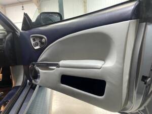 Image 32/50 of Aston Martin V12 Vanquish (2003)