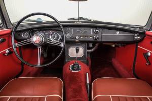 Image 5/50 of MG MGB (1964)