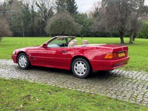 Image 18/30 of Mercedes-Benz SL 280 (1994)