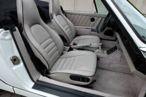 Image 34/60 de Porsche 911 Carrera 2 (1991)