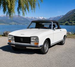 Image 2/7 of Peugeot 304 Convertible (1972)