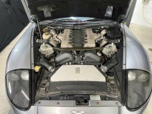 Image 46/50 of Aston Martin V12 Vanquish (2003)