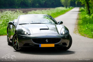 Image 28/85 of Ferrari California (2010)