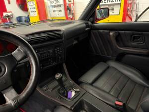 Imagen 11/19 de BMW 325i (1986)