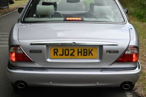 Immagine 14/50 di Jaguar XJ 8 Executive (2002)