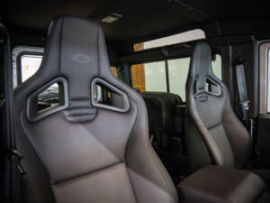 Bild 22/36 von Land Rover Defender 90 Works V8 &quot;70th Edition&quot; (2015)
