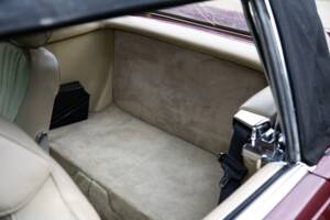 Immagine 18/21 di Mercedes-Benz 560 SL (1988)